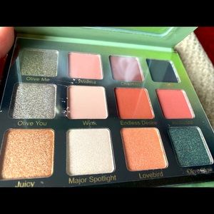 Violet Voss ‘Olive You Forever’ pallet